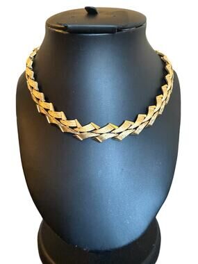 Vintage Crown Trifari Brushed Gold Tone Modernist Geometric Link Choker Necklace